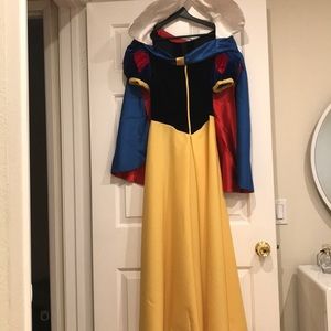 Snow white dress